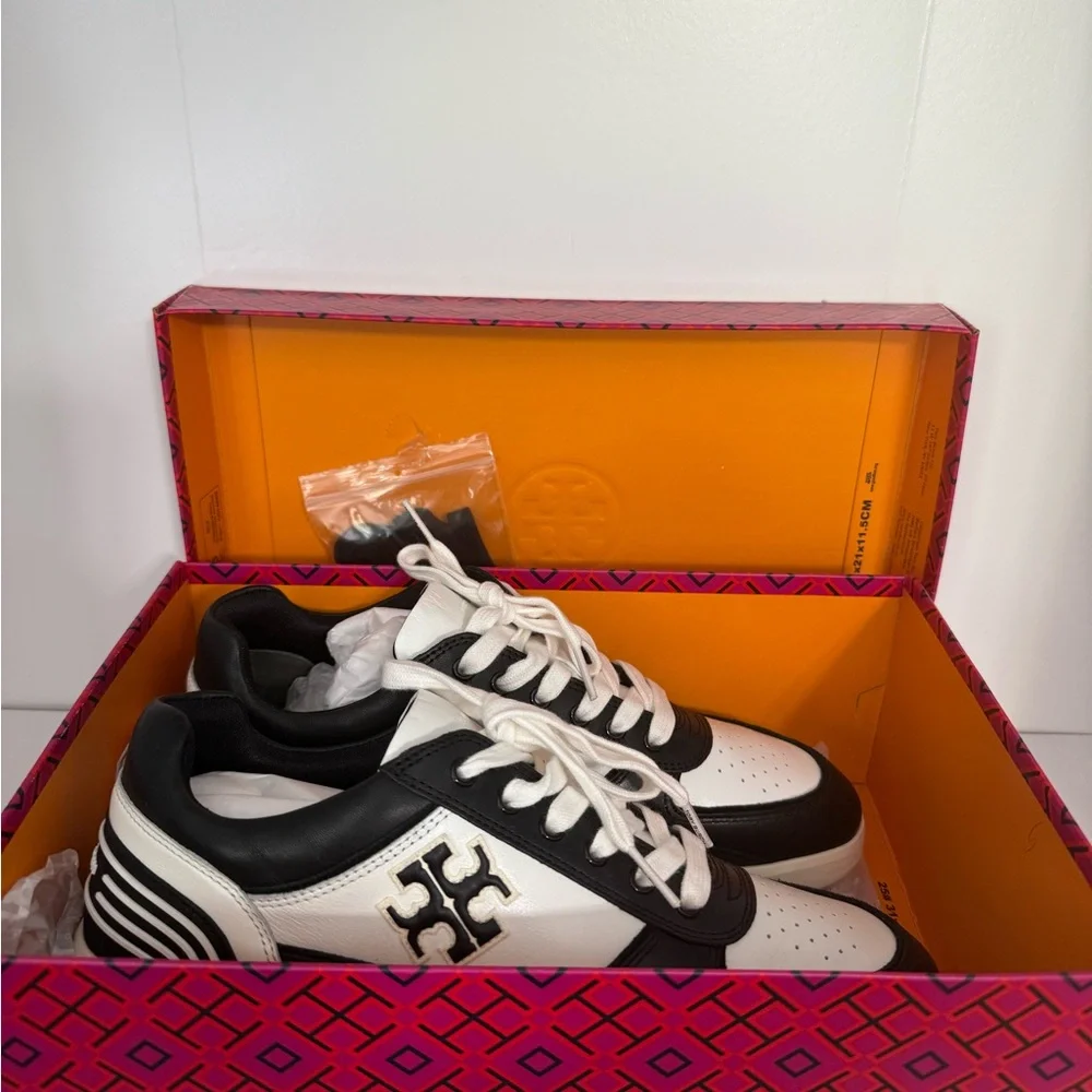 Tory Burch Clover Court Sneaker Purity / Perfect Black